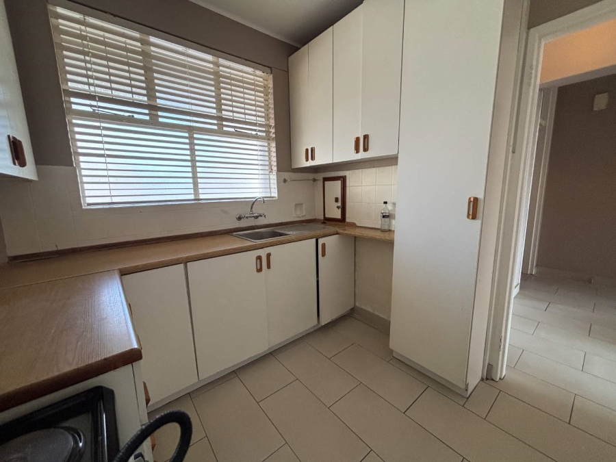 To Let 2 Bedroom Property for Rent in Three Anchor Bay Western Cape